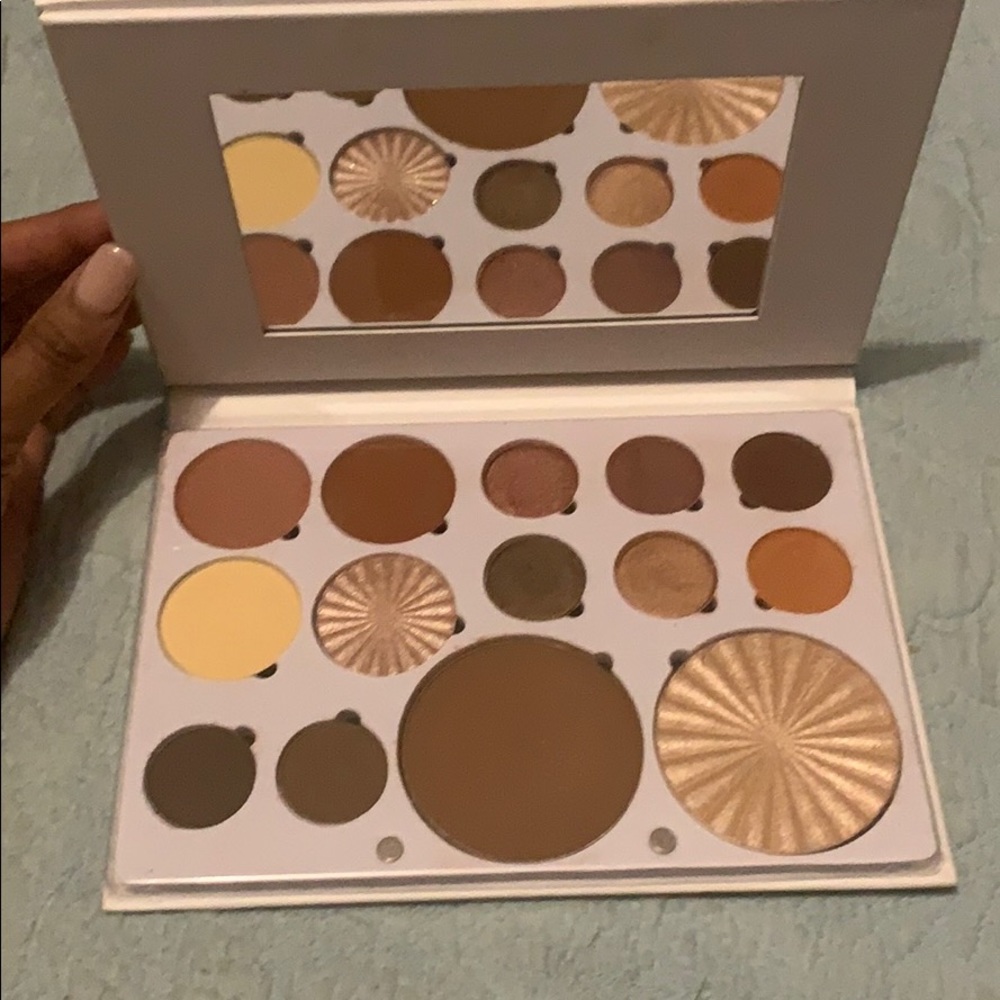 Ofra “Boho” Pro Palette